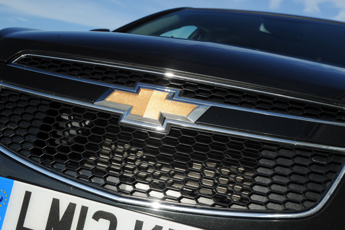 Chevrolet Cruze grille detail