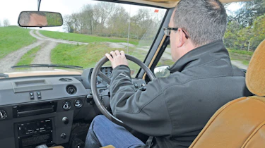 Range Rover MkI interior driving