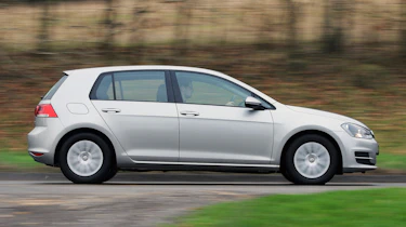 Volkswagen Golf panning