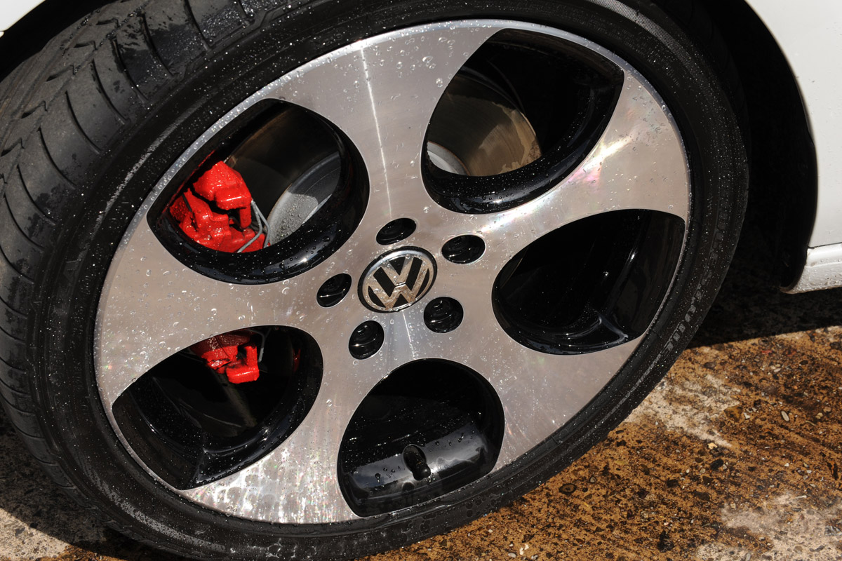 Volkswagen Golf GTI Cabriolet wheel detail
