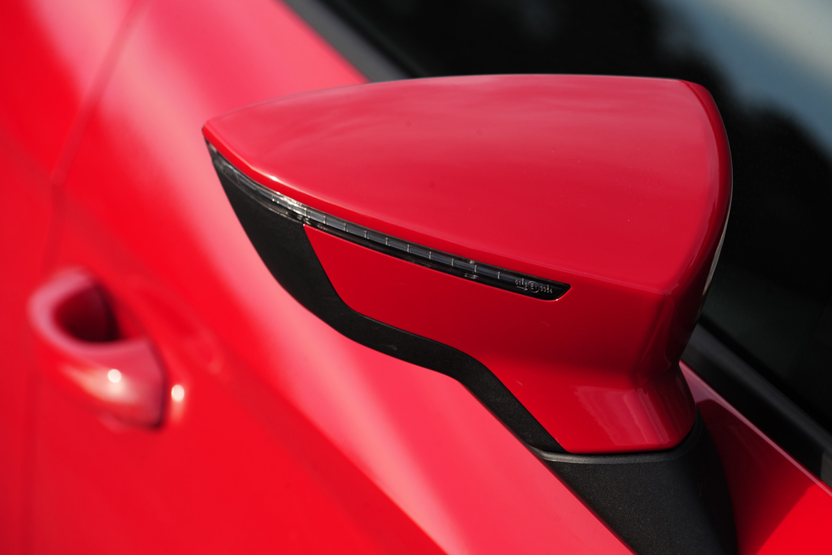 SEAT Leon wing mirror