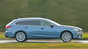 Mazda 6 saloon panning