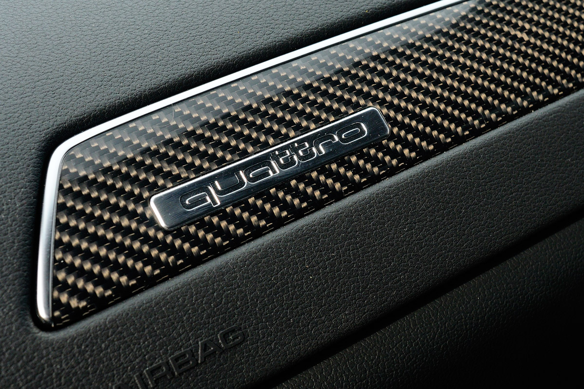Audi RS4 carbon fibre trim