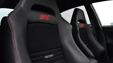 Subaru WRX STi 320R front seats
