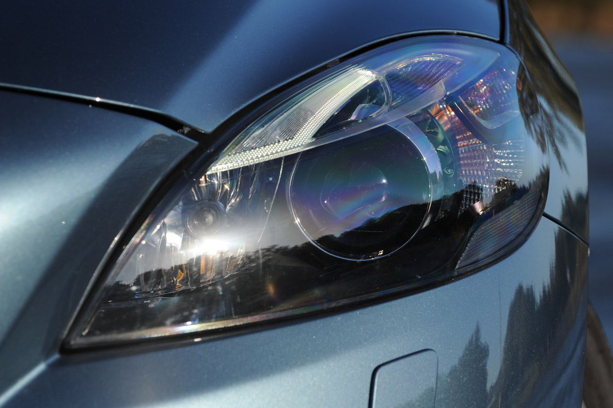 Volvo V40 D3 headlight detail