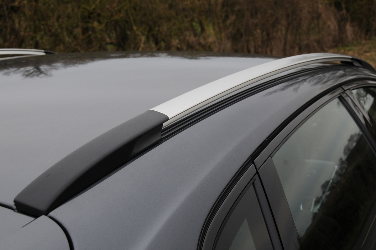 Volvo V40 Cross Country roof bars