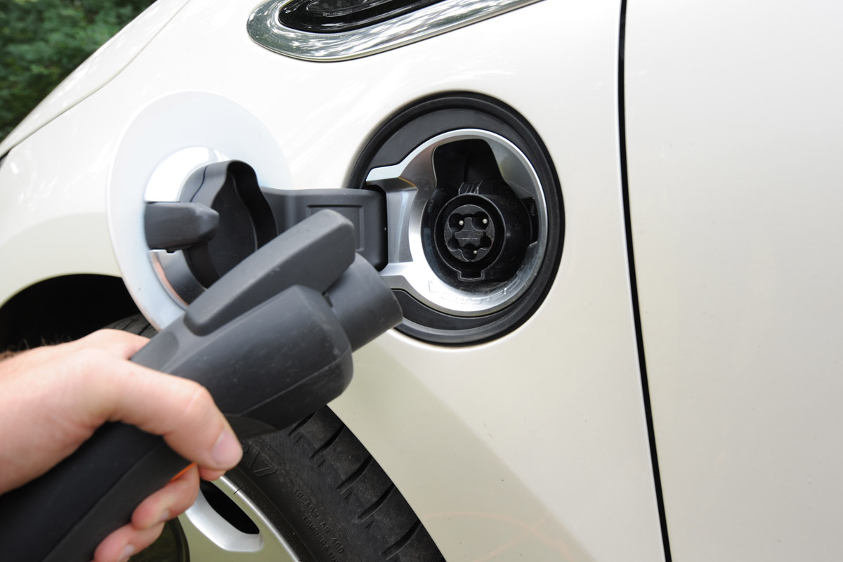 Vauxhall Ampera plug detail