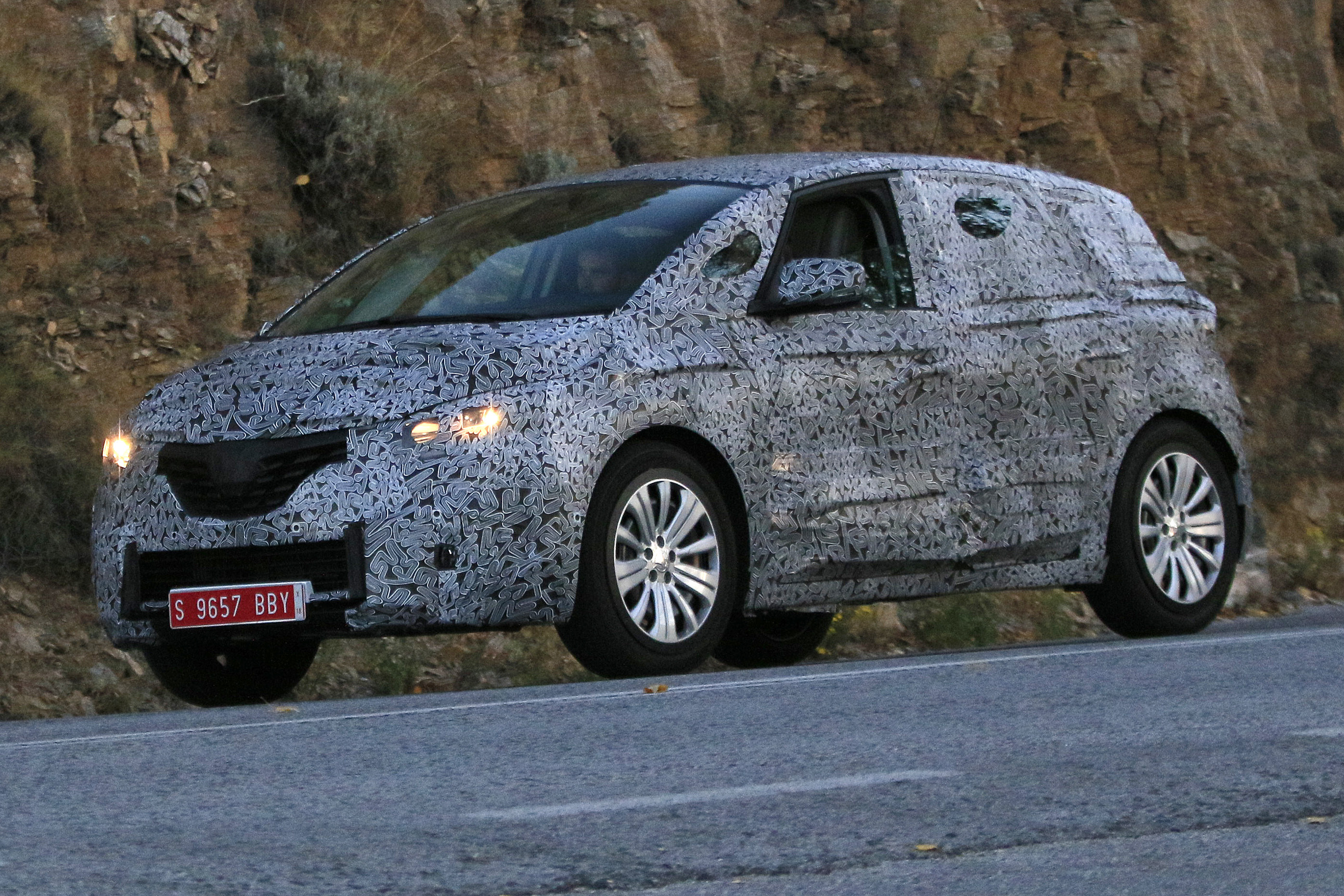 Renault Scenic spyshots front side