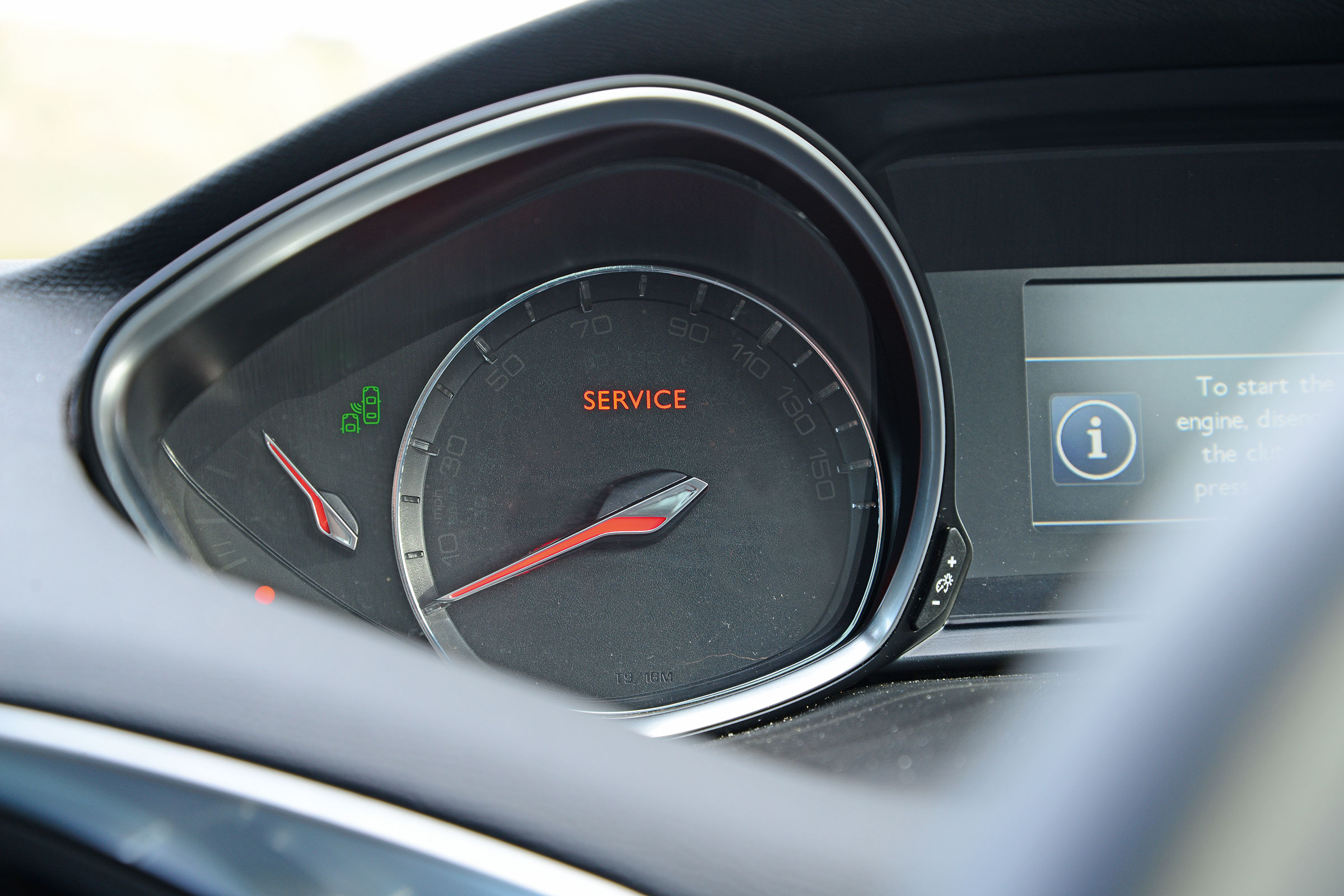 Peugeot 308 SW dials