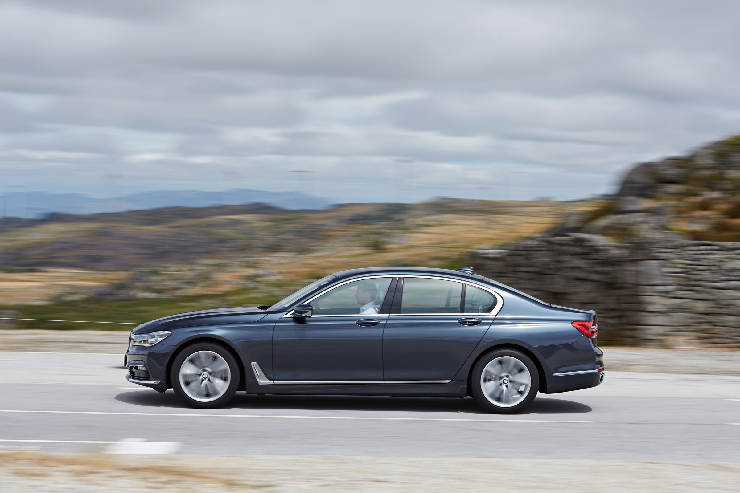 New BMW 7 Series 2015 side