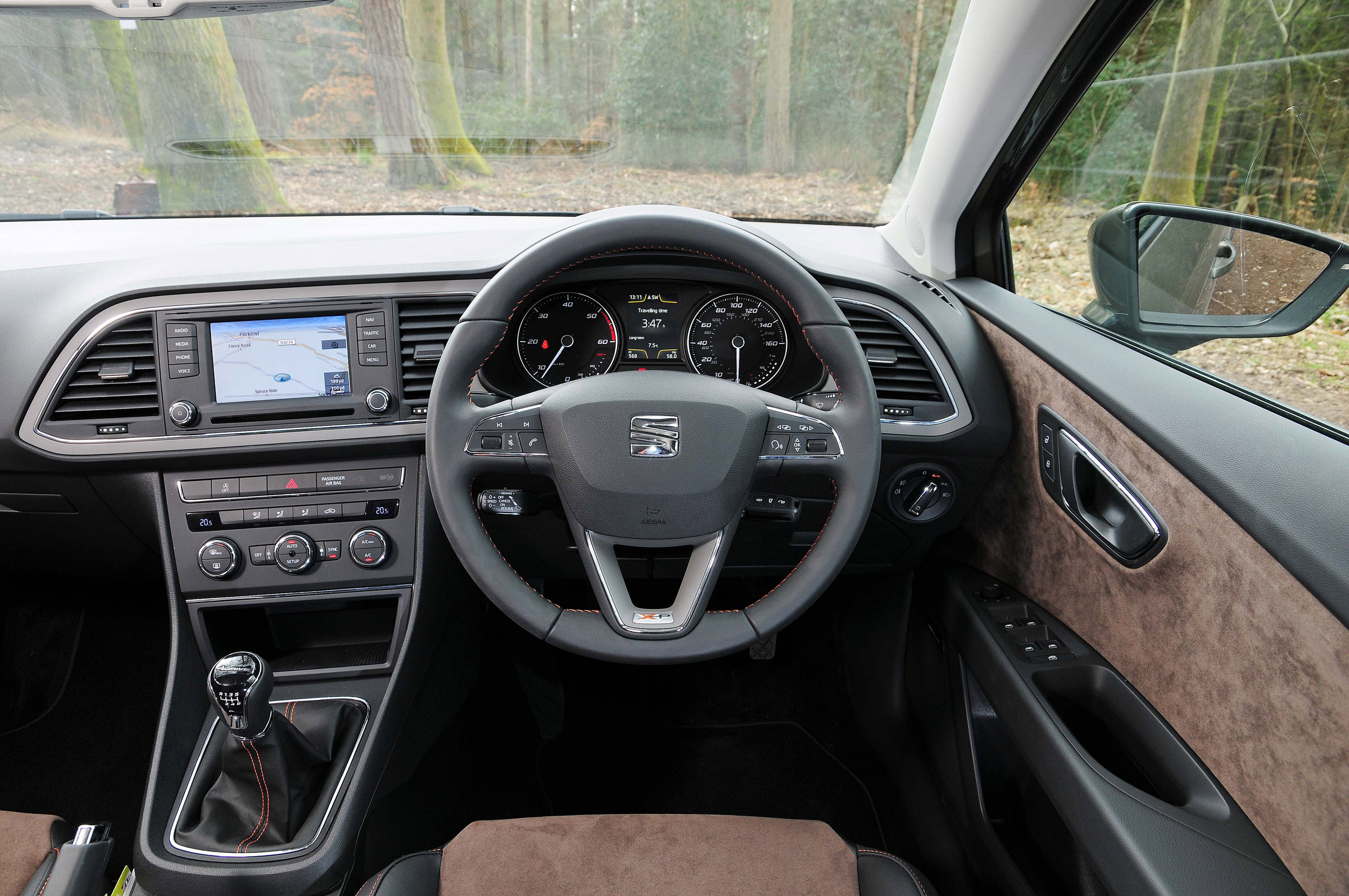 SEAT Leon X-Perience inside