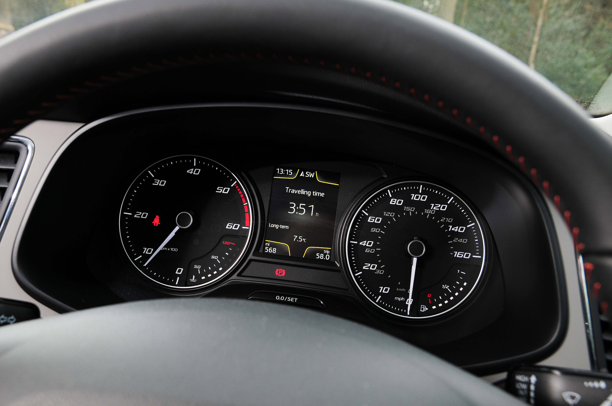 SEAT Leon X-Perience dials
