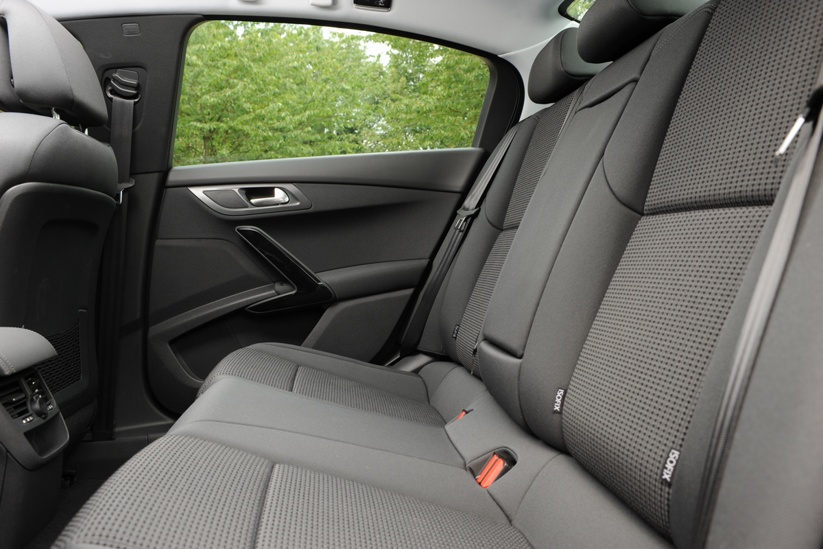 Peugeot 508 rear seats