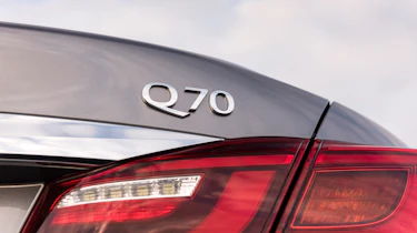 Infiniti Q70 hybrid taillight