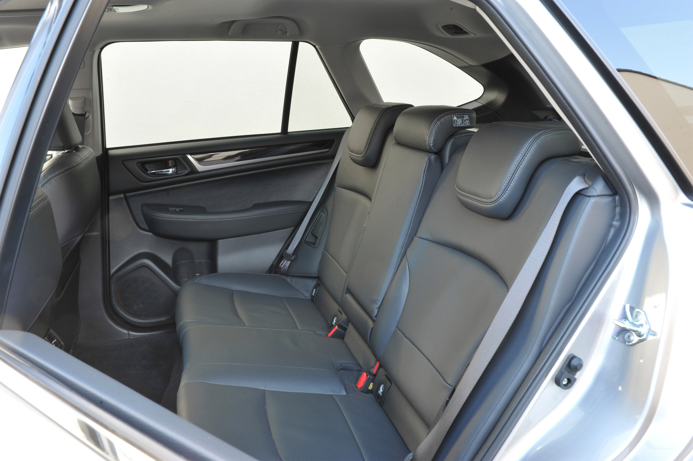 New Subaru Outback 2015 rear seats