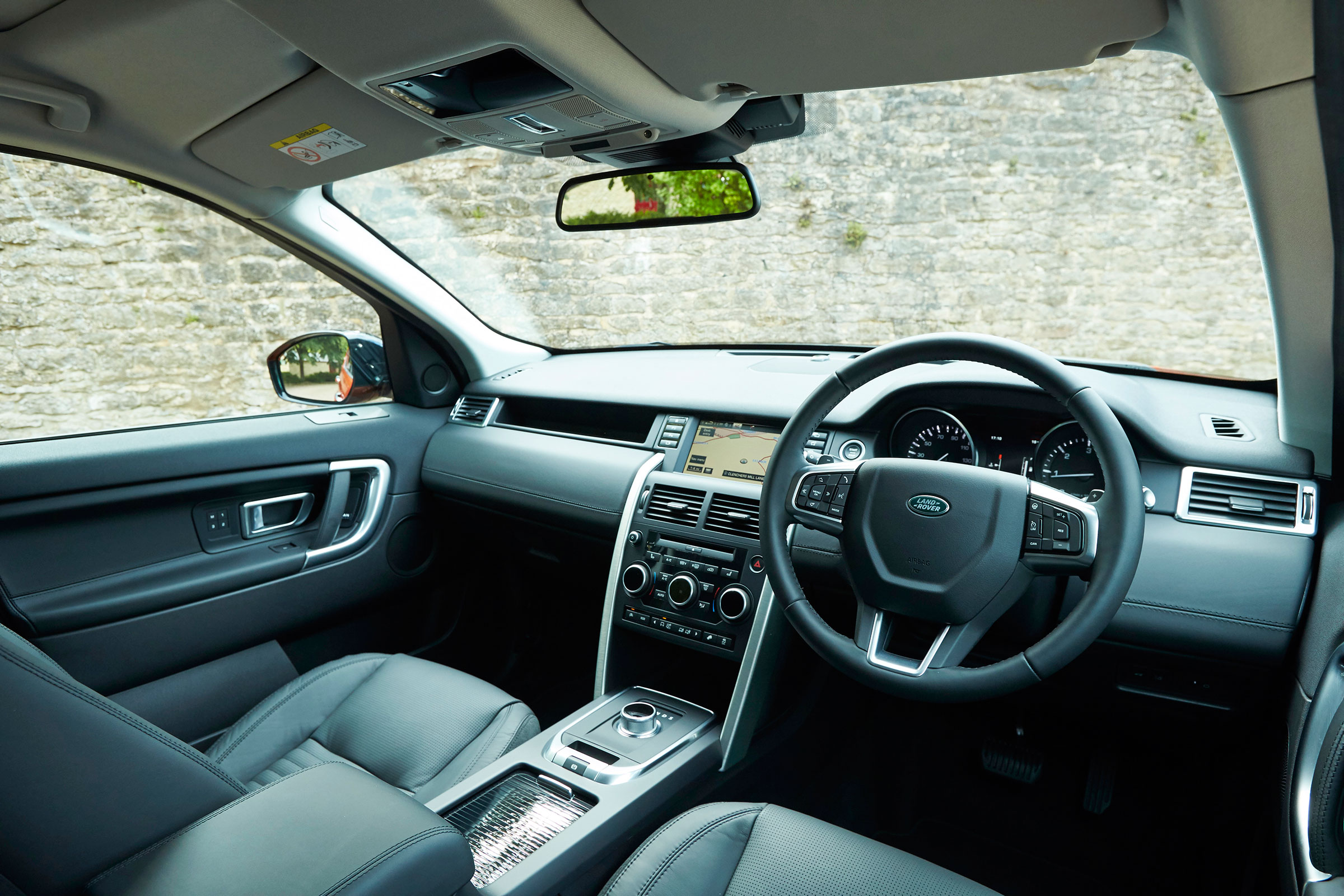 Land Rover Discovery Sport - interior