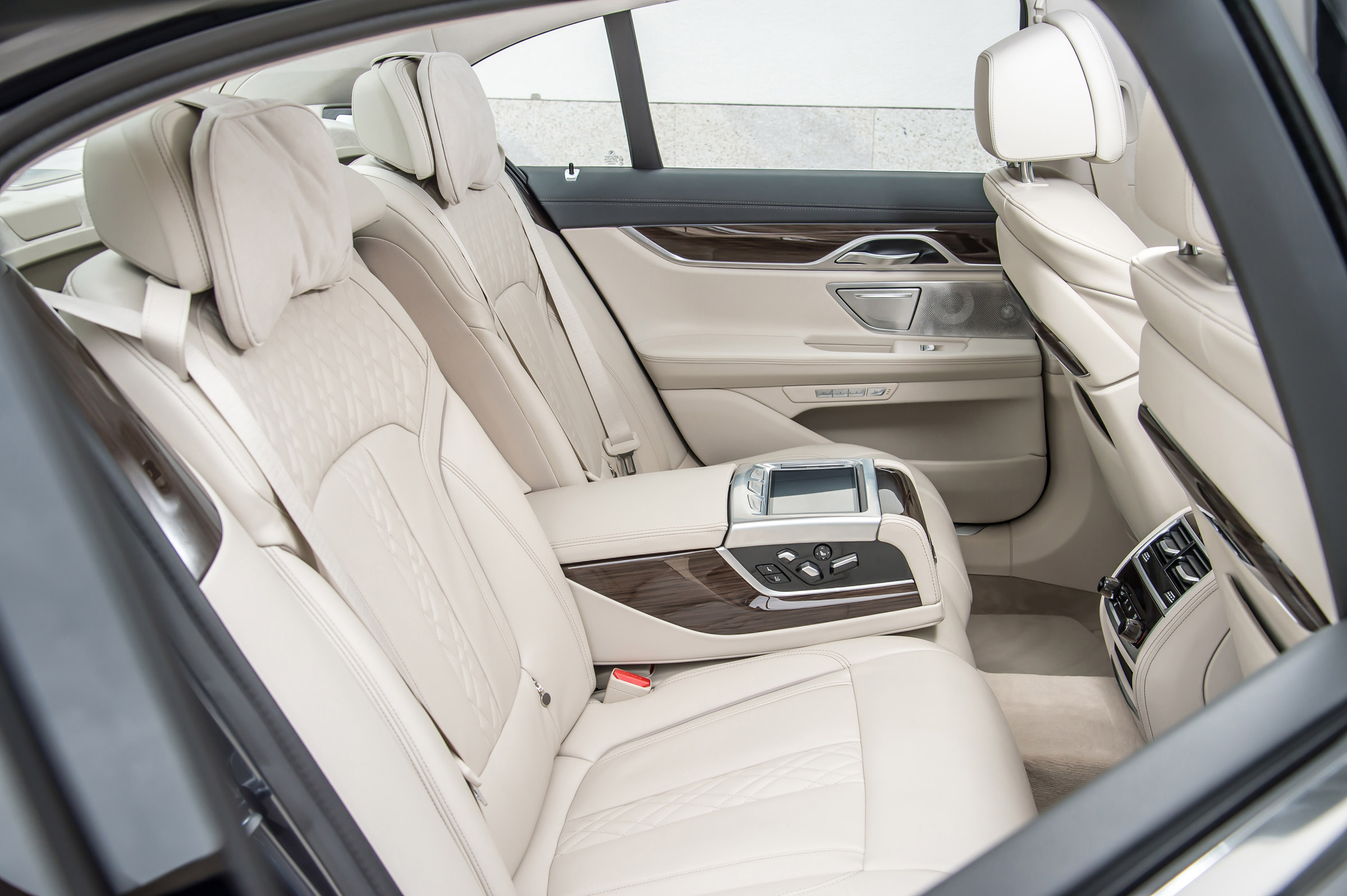 New BMW 7 Series 2015 rear seats