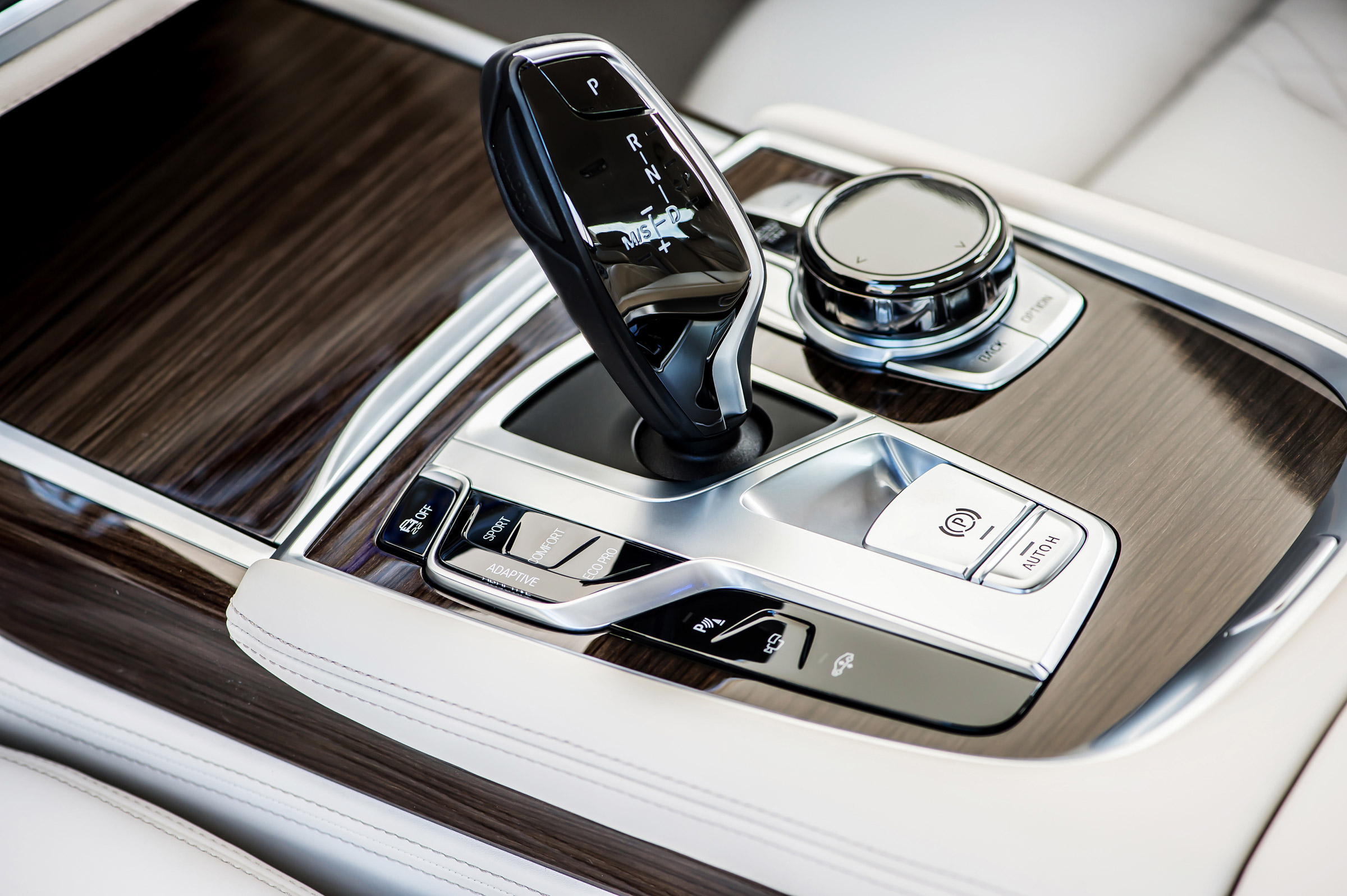 New BMW 7 Series 2015 gearstick