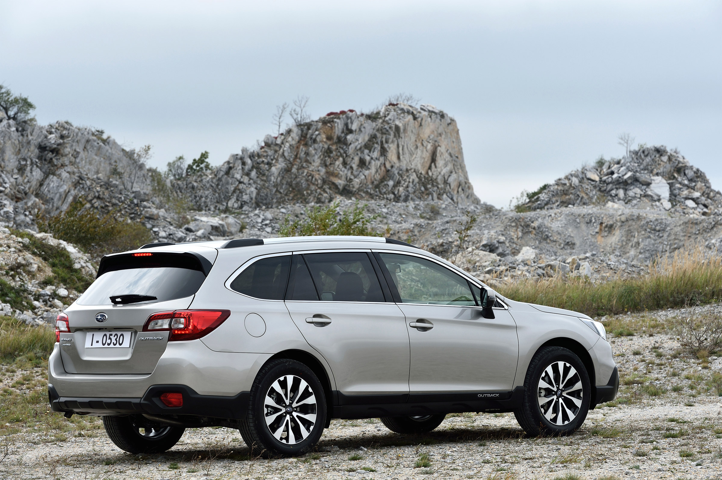 New Subaru Outback 2015 rear static