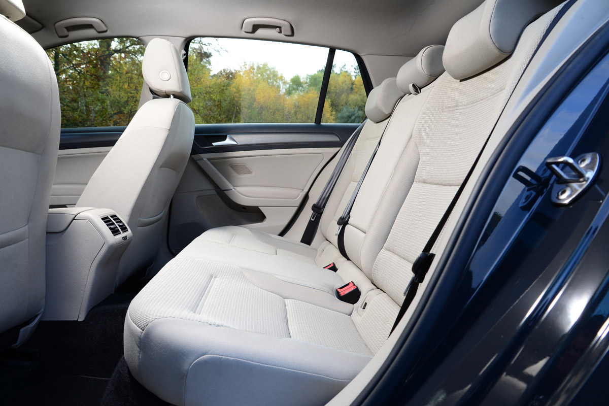 Volkswagen Golf hatchback 2013 rear seats