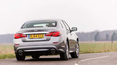 Infiniti Q70 hybrid rear action