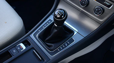 Volkswagen Golf hatchback 2013 gearstick