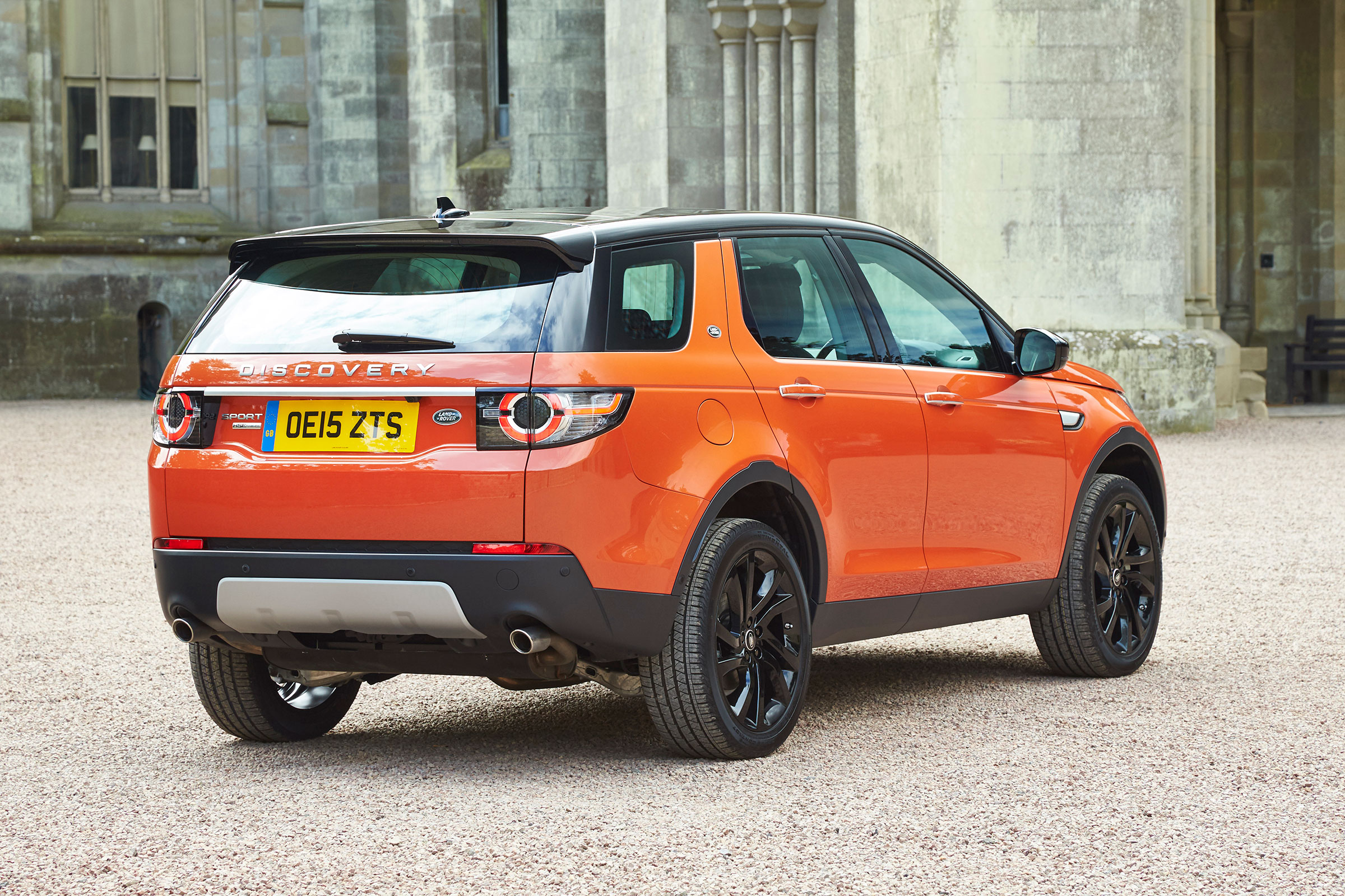 Land Rover Discovery Sport - rear static