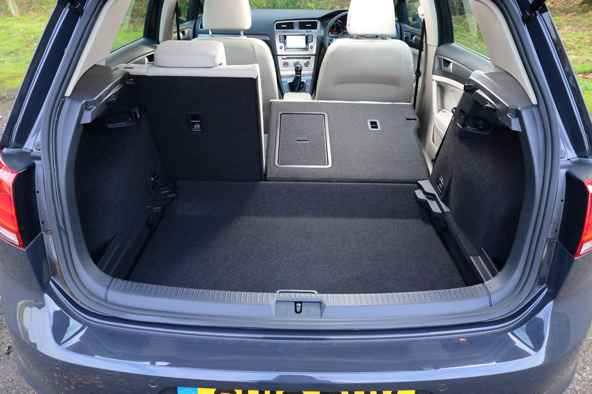 Volkswagen Golf hatchback 2013 capacity