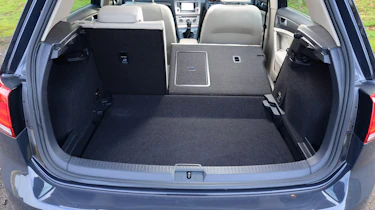 Volkswagen Golf hatchback 2013 capacity