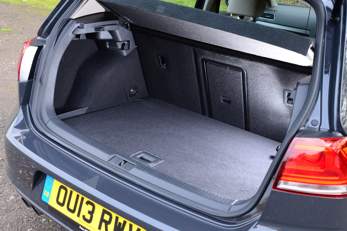 Volkswagen Golf hatchback 2013 boot