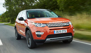 Land Rover Discovery Sport - front tracking