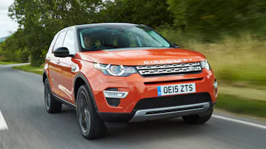 Land Rover Discovery Sport - front tracking