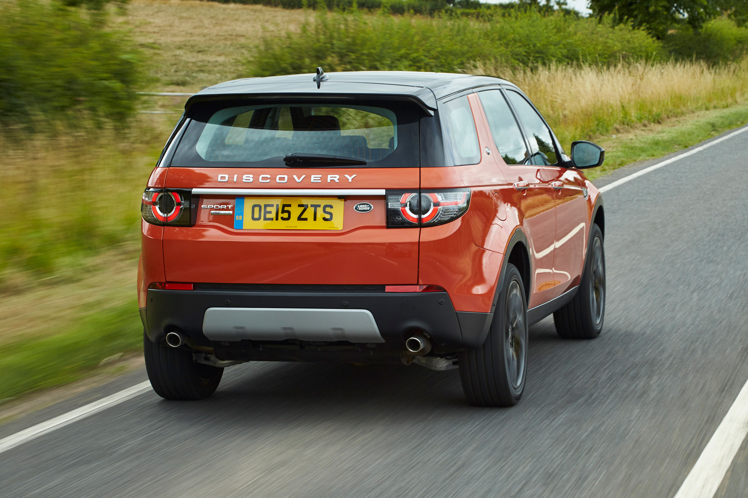 Land Rover Discovery Sport - rear tracking