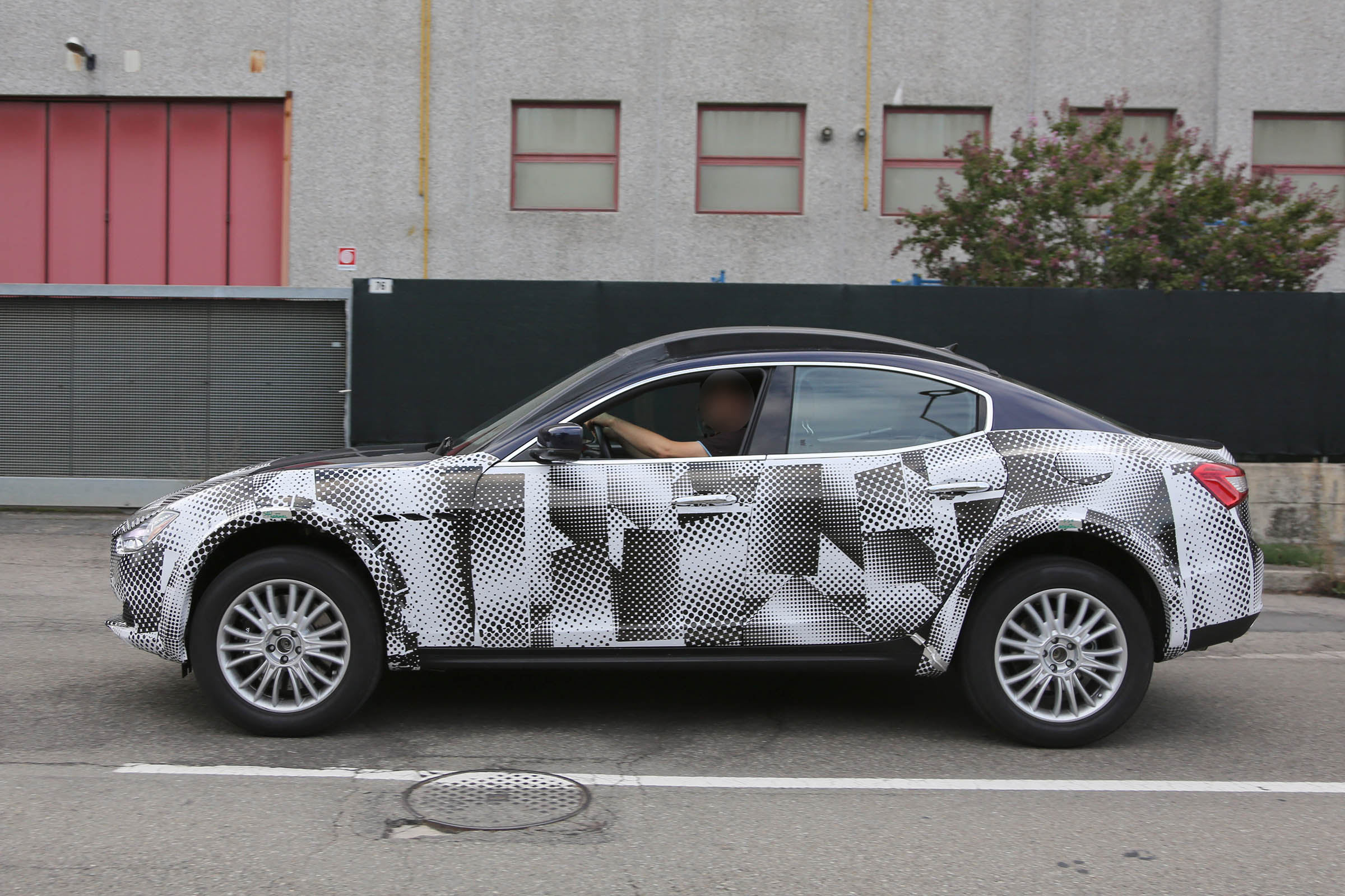 Maserati Levante SUV test mule spied - profile