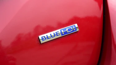 Peugeot 308 SW - BlueHDi badge