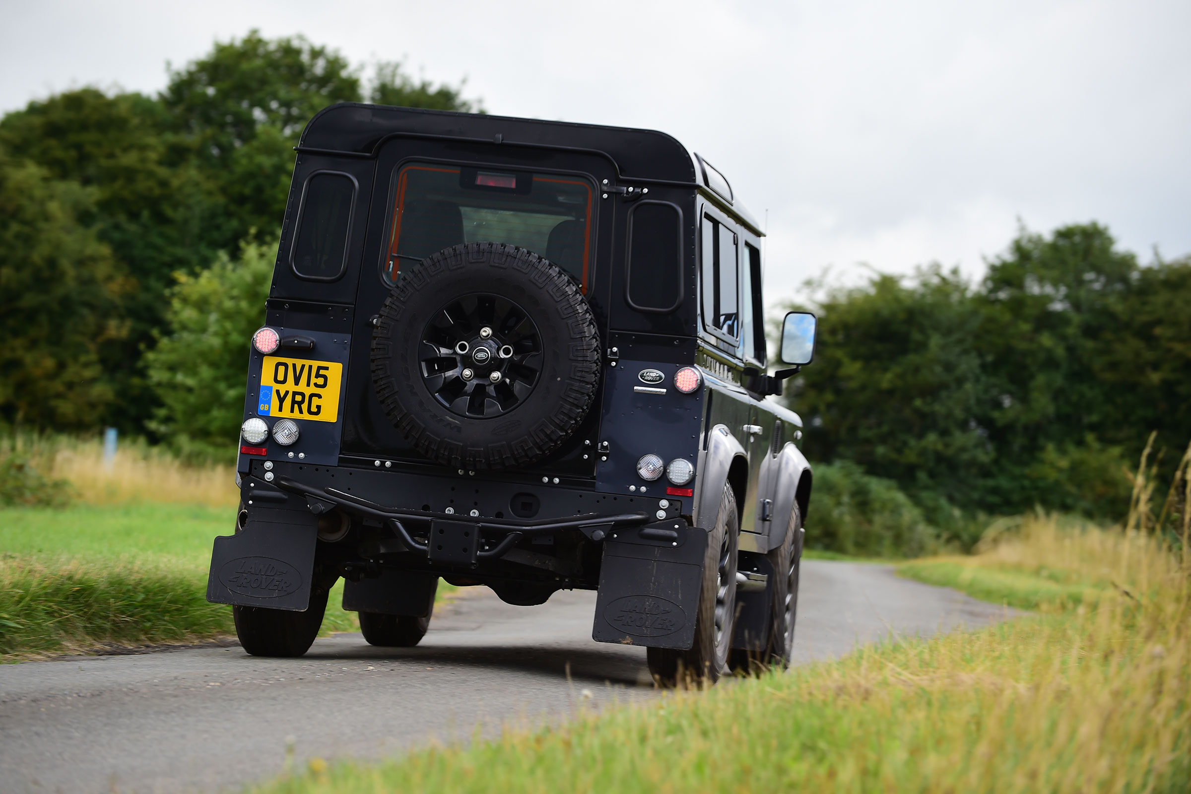 Land Rover Defender Autobiography - rear action