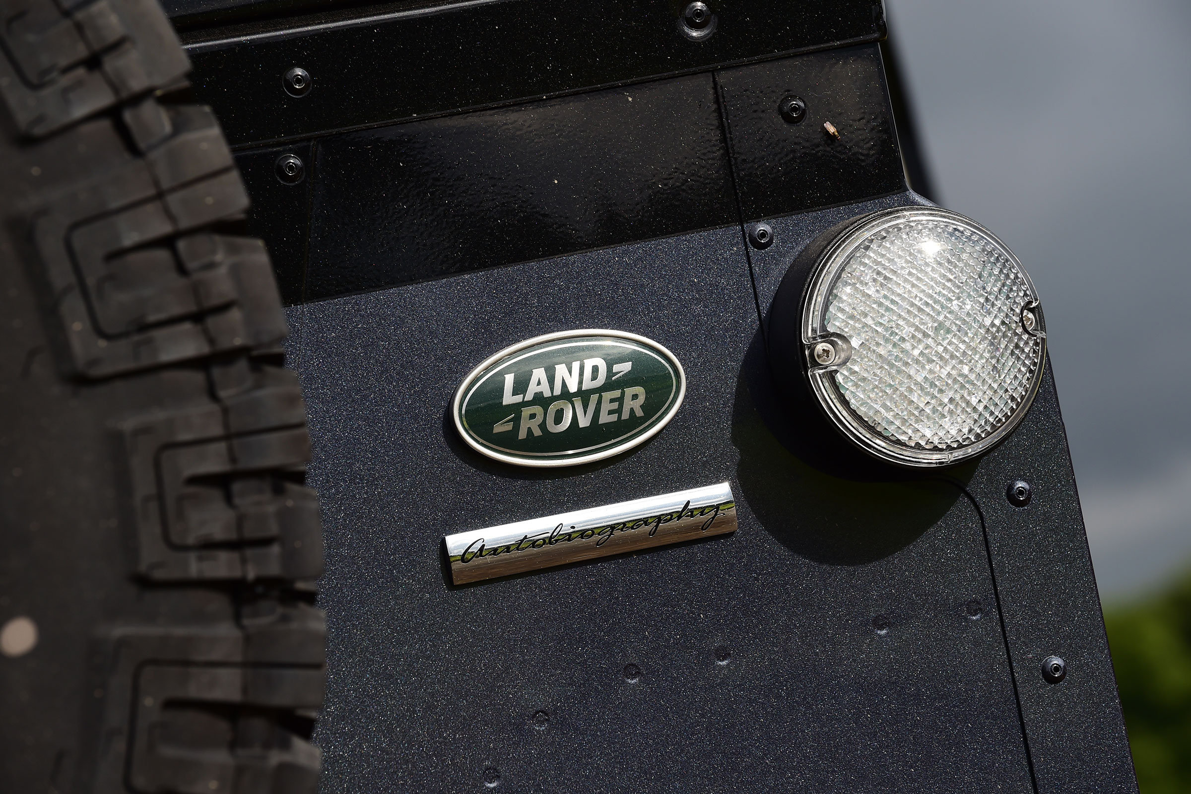 Land Rover Defender Autobiography - badge