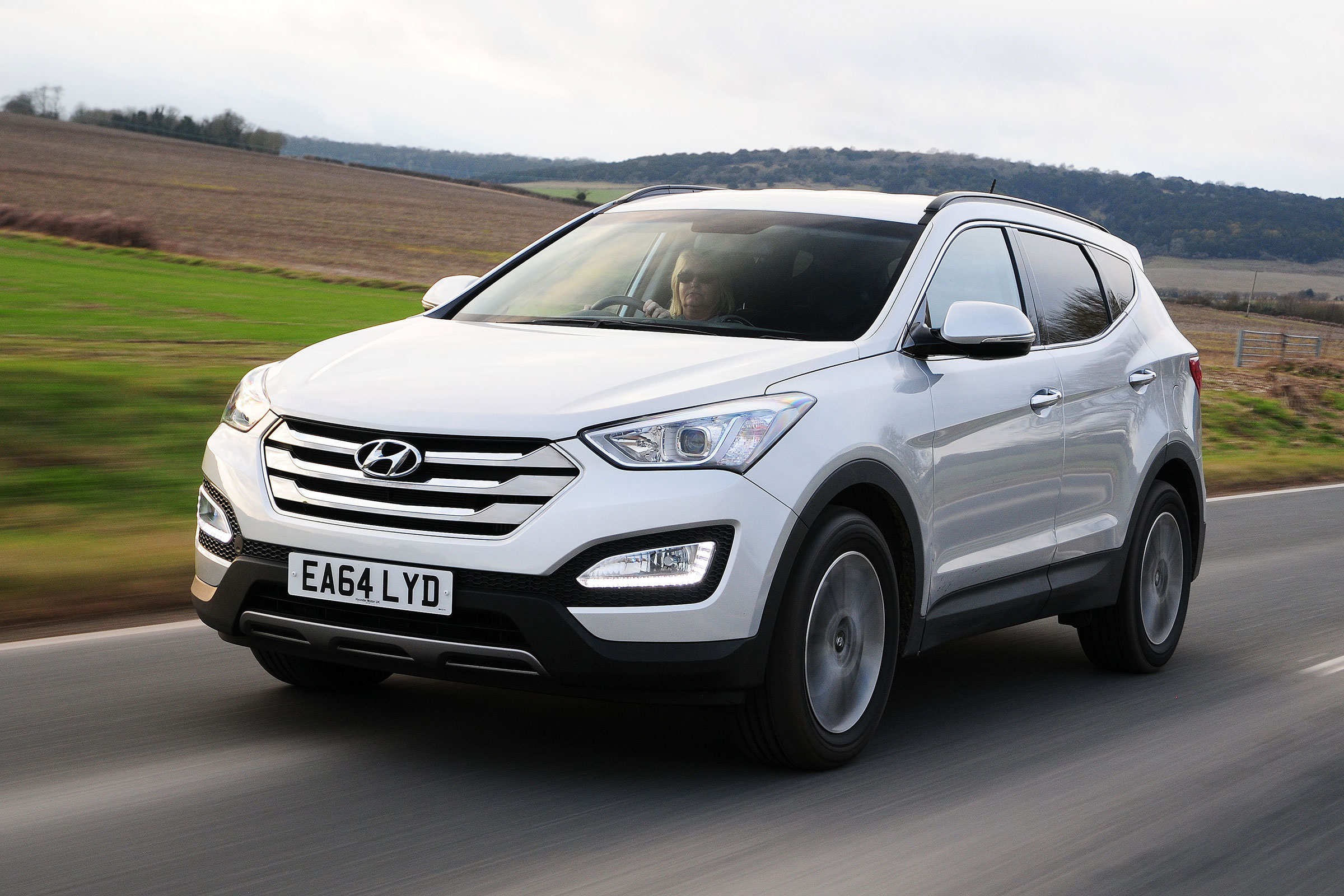 Hyundai Santa Fe - front cornering