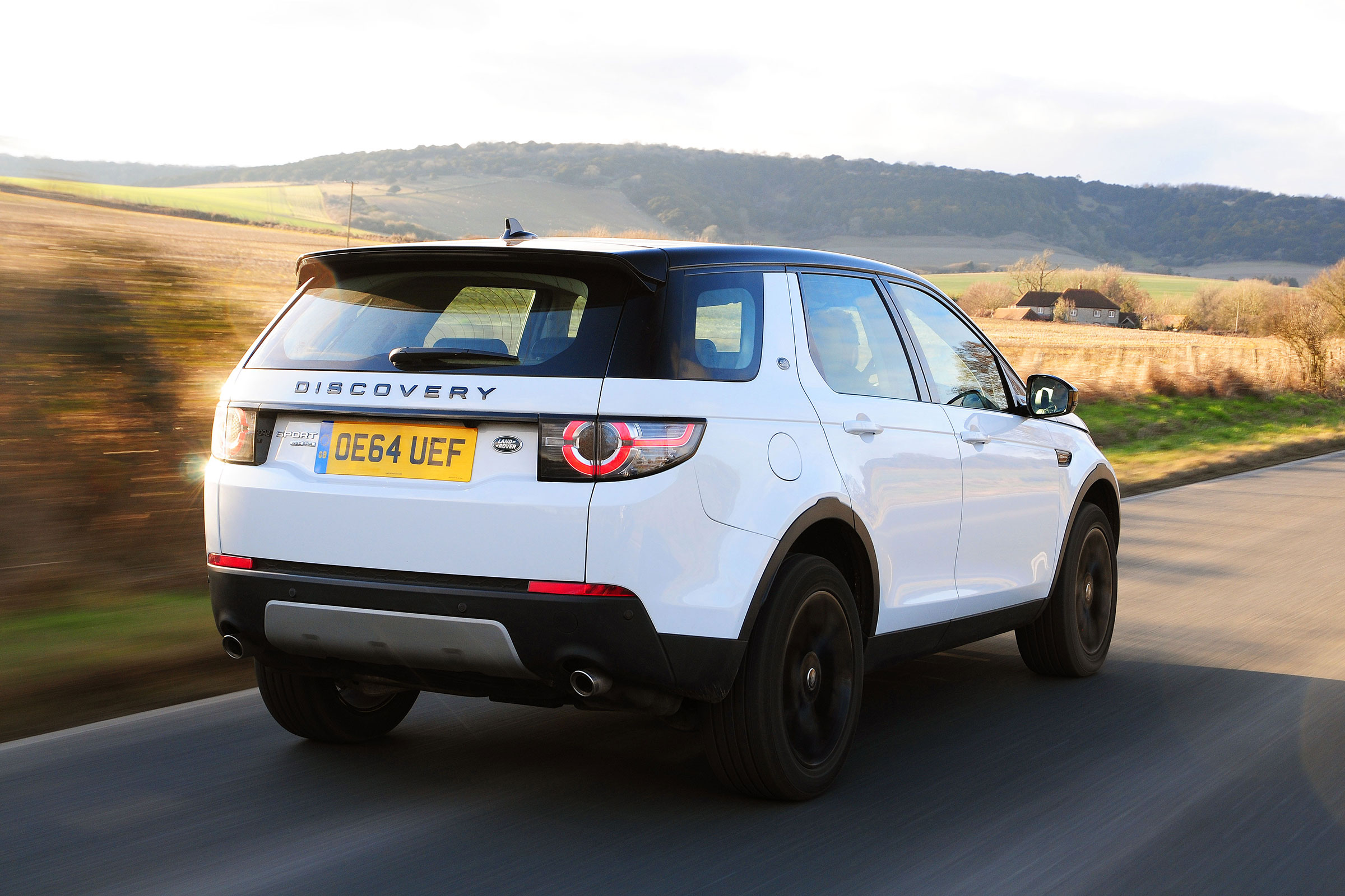 Land Rover Discovery Sport - rear tracking