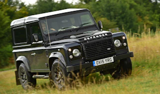 Land Rover Defender Autobiography - front action