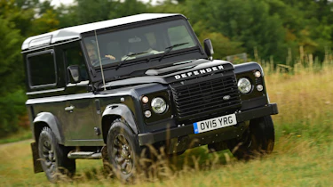 Land Rover Defender Autobiography - front action