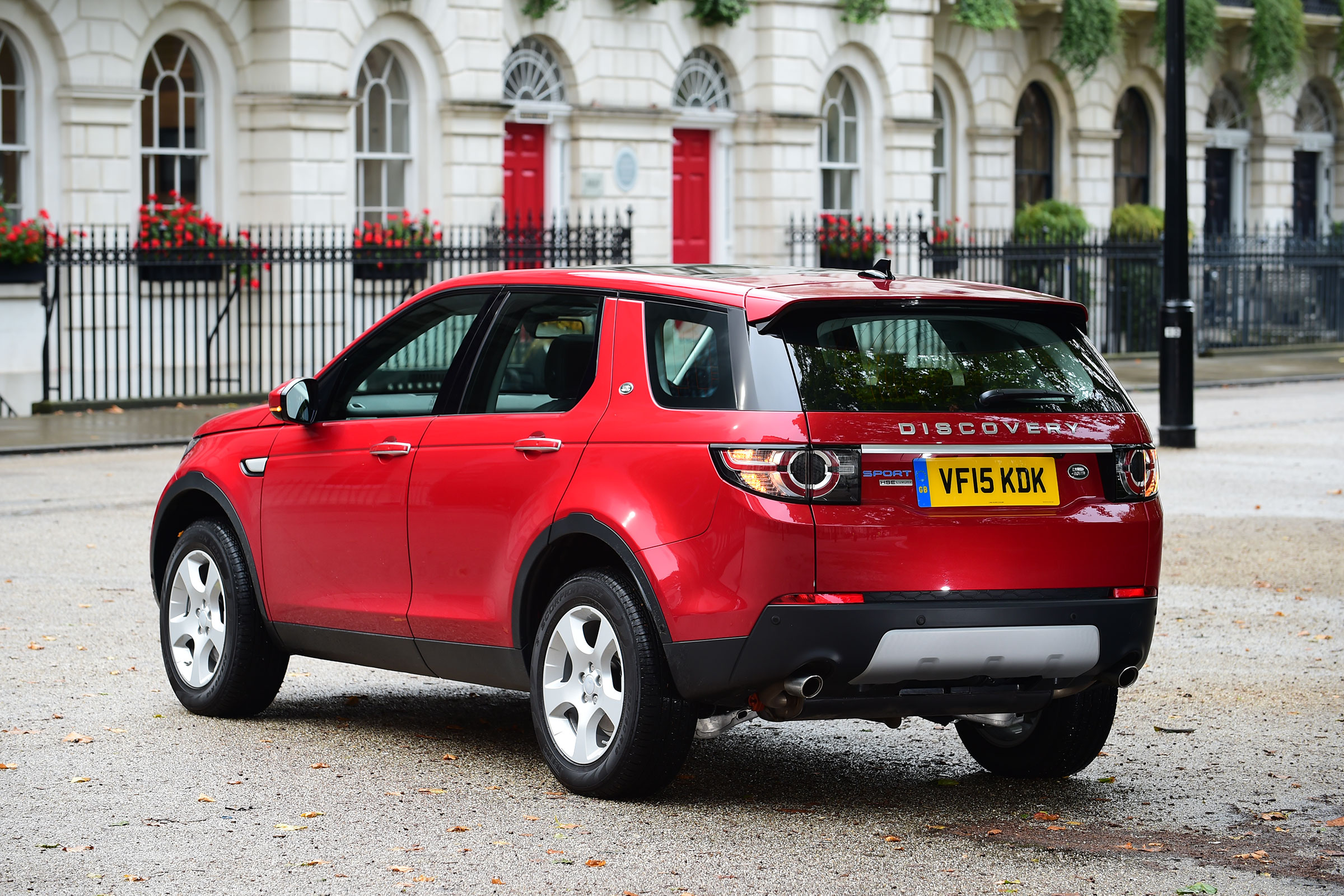 Land Rover Discovery Sport - rear static