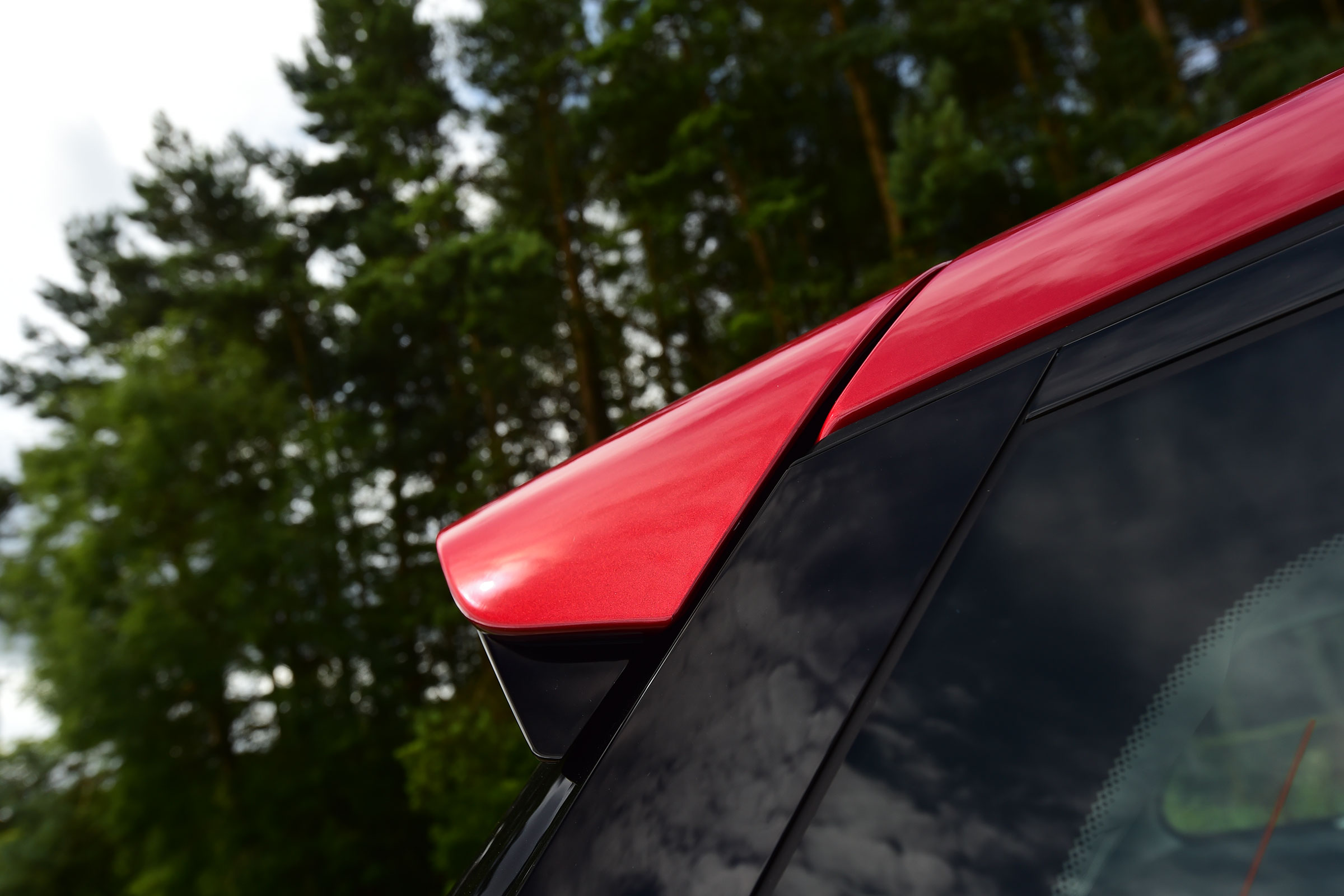 Land Rover Discovery Sport - spoiler