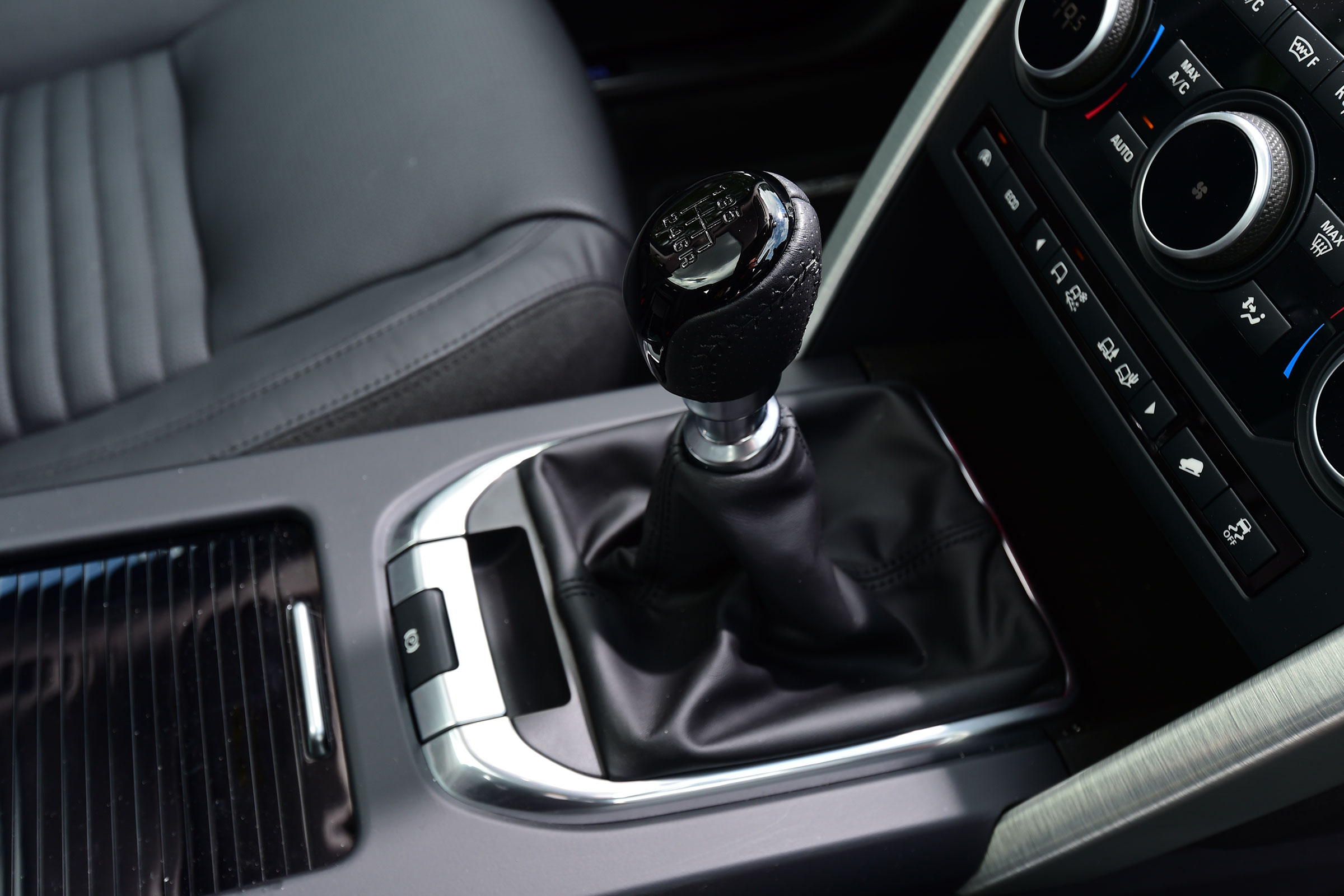 Land Rover Discovery Sport - manual gearbox
