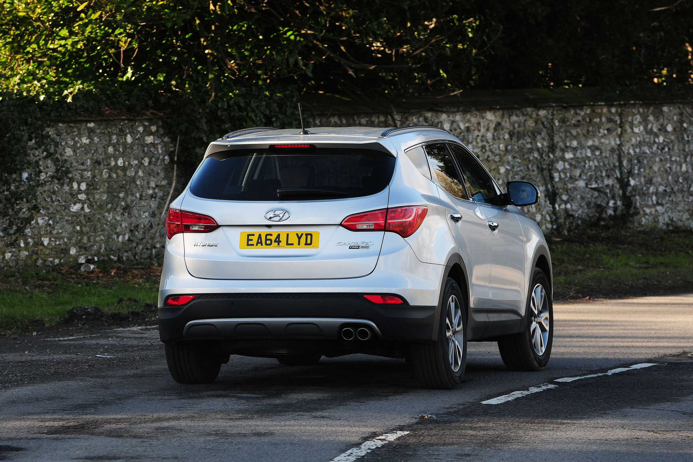 Hyundai Santa Fe - rear cornering
