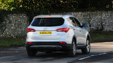 Hyundai Santa Fe - rear cornering