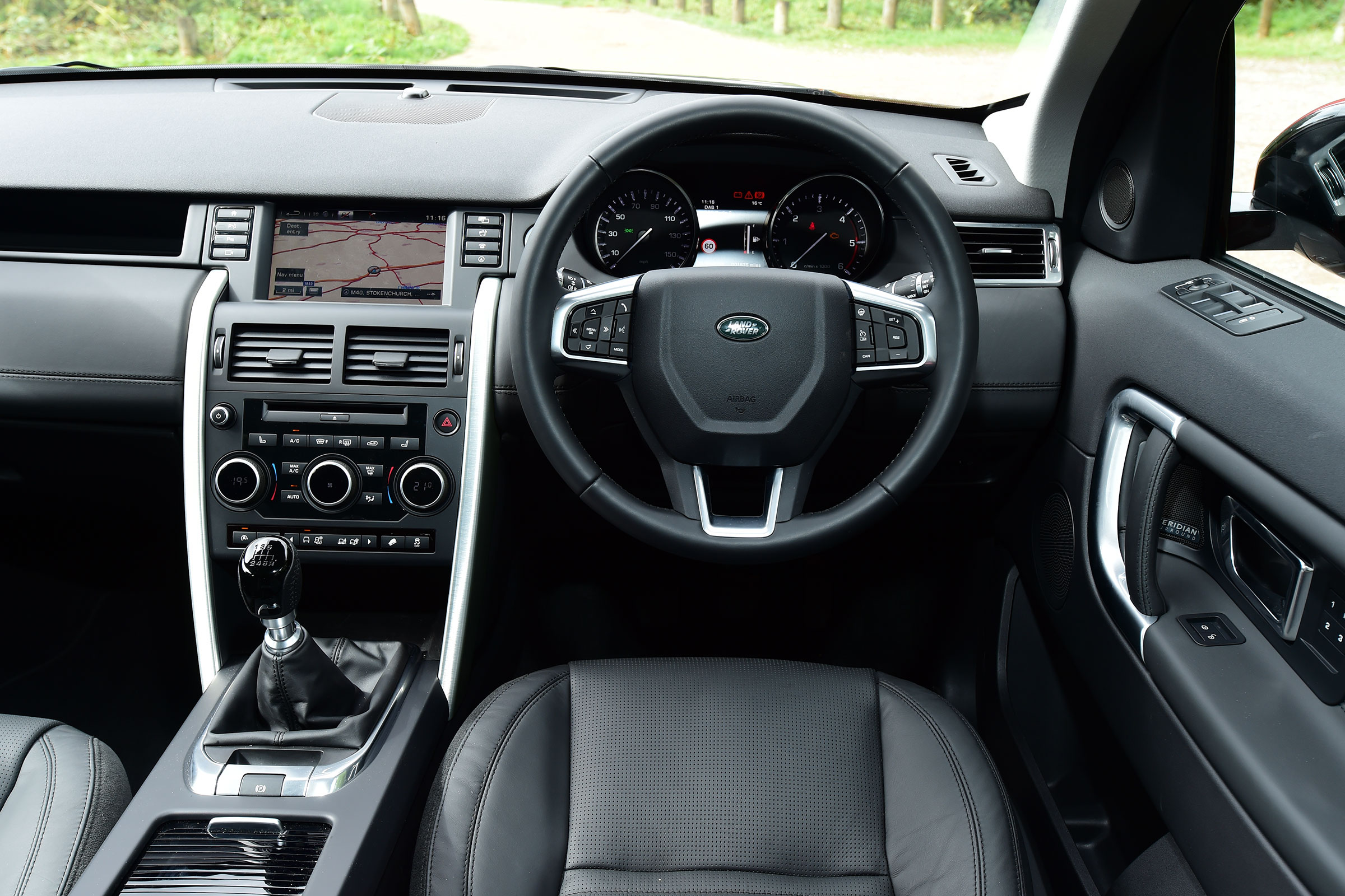 Land Rover Discovery Sport - interior