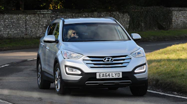 Hyundai Santa Fe - front cornering