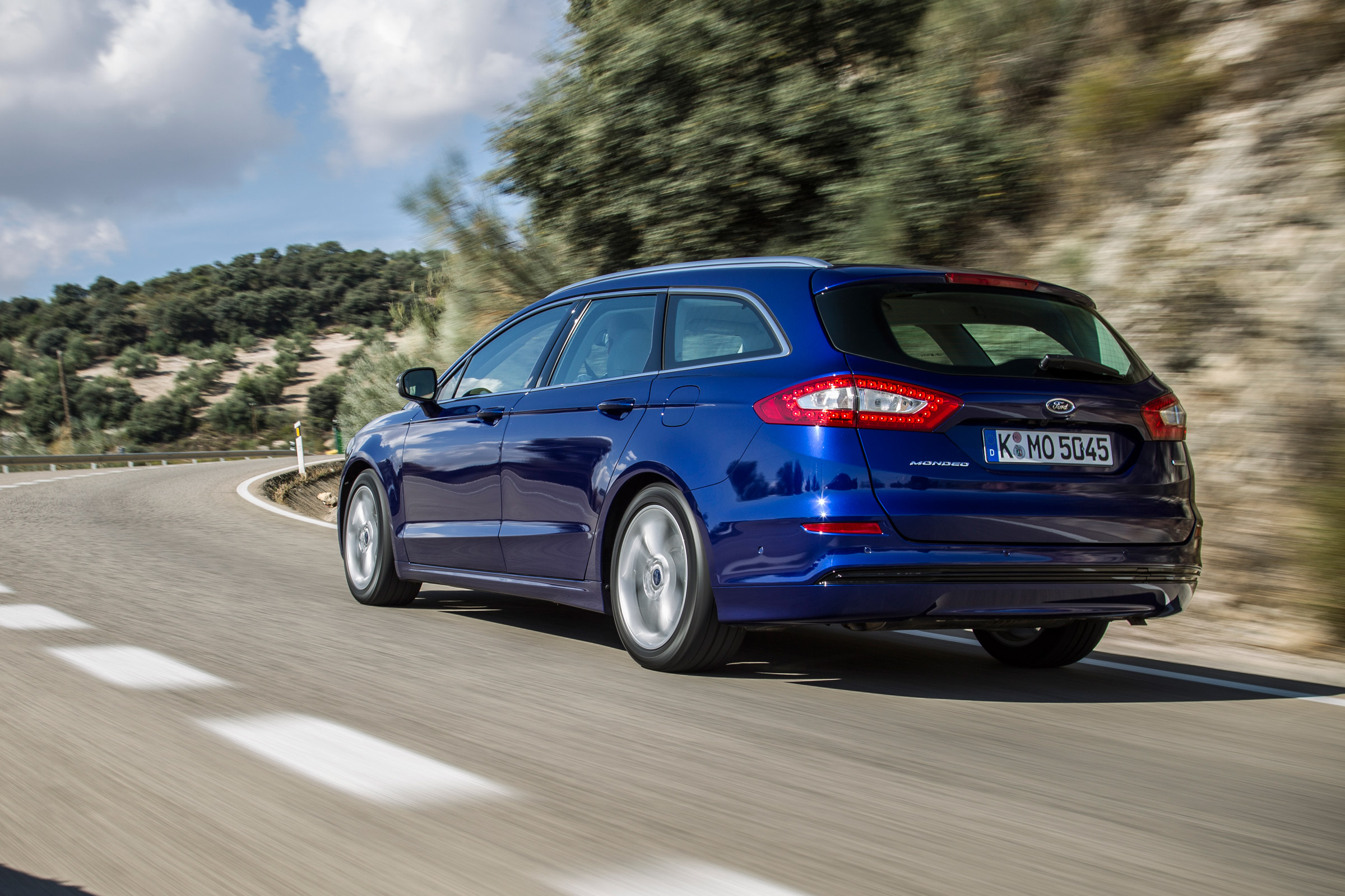 Ford Mondeo Estate 1.5 EcoBoost 2014 rear action