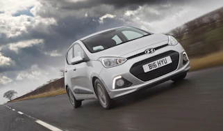 Hyundai i10 1.2 Premium front action